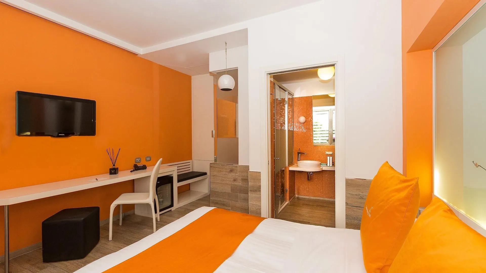 Jc Contemporary Hotel location